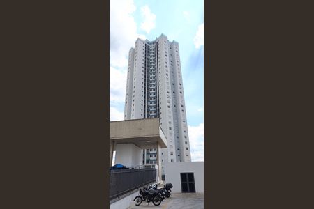 Apartamento para alugar com 82m², 2 quartos e 1 vaga Apartamento para alugar com 82m², 2 quartos e 1 vagaFachada