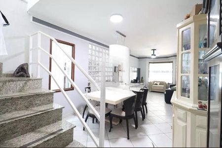 Casa à venda com 275m², 5 quartos e 4 vagasFoto 05