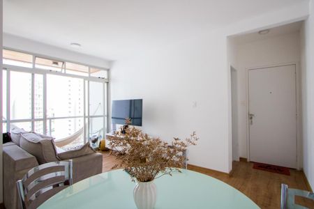 Apartamento à venda com 70m², 2 quartos e 1 vagaSala