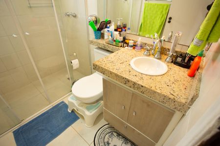 Casa à venda com 166m², 3 quartos e 2 vagasBanheiro