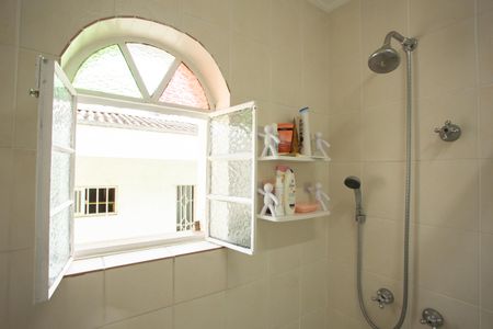 Casa à venda com 166m², 3 quartos e 2 vagasBanheiro do Quarto 1