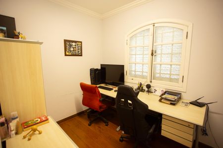 Casa à venda com 166m², 3 quartos e 2 vagasQuarto 2