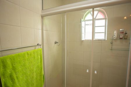 Casa à venda com 166m², 3 quartos e 2 vagasBanheiro