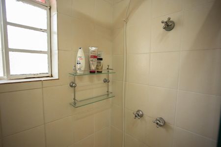 Casa à venda com 166m², 3 quartos e 2 vagasBanheiro