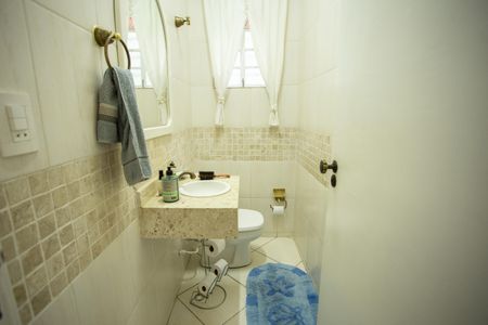 Casa à venda com 166m², 3 quartos e 2 vagasLavabo