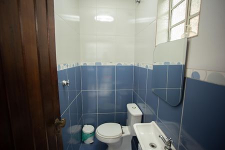 Casa à venda com 166m², 3 quartos e 2 vagasBanheiro de Serviço