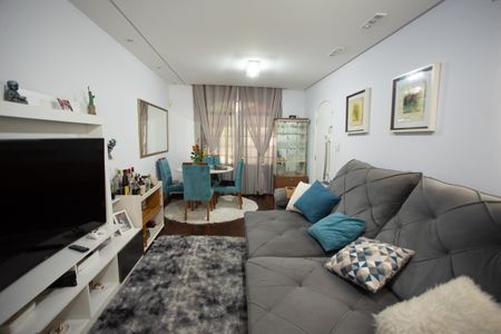 Casa à venda com 166m², 3 quartos e 2 vagasSala