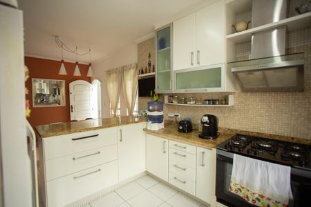 Casa à venda com 166m², 3 quartos e 2 vagasCozinha