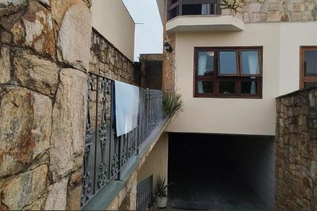 Casa à venda com 484m², 5 quartos e 7 vagasFoto 05