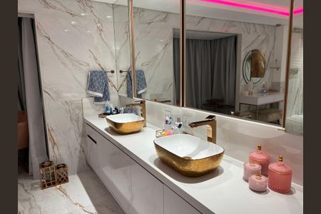 Apartamento à venda com 410m², 3 quartos e 3 vagasBanheiro 1