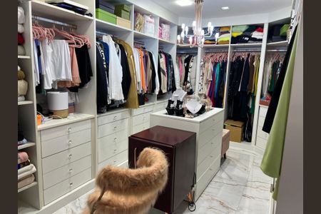 Apartamento à venda com 410m², 3 quartos e 3 vagasCloset