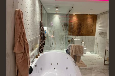 Apartamento à venda com 410m², 3 quartos e 3 vagasBanheiro 1