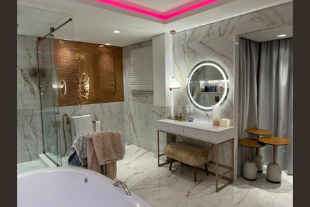 Apartamento à venda com 410m², 3 quartos e 3 vagasBanheiro 1