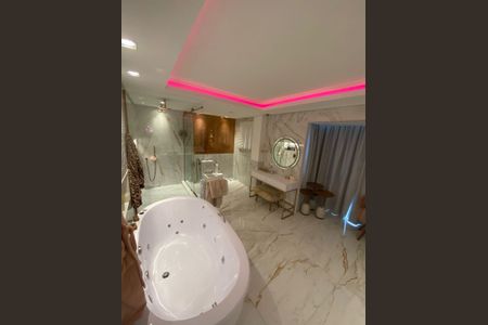 Apartamento à venda com 410m², 3 quartos e 3 vagasBanheiro 1