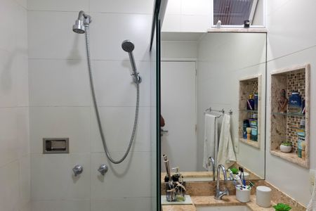 Apartamento à venda com 105m², 3 quartos e 1 vaga Apartamento à venda com 105m², 3 quartos e 1 vagaBanheiro Social