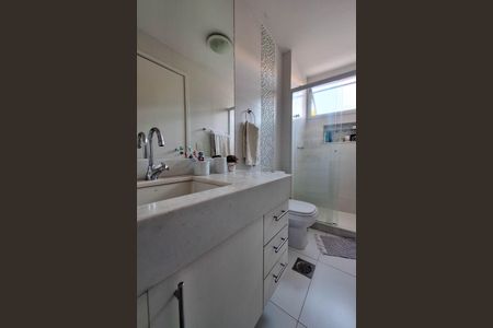 Apartamento à venda com 105m², 3 quartos e 1 vaga Apartamento à venda com 105m², 3 quartos e 1 vagaBanheiro da Suíte