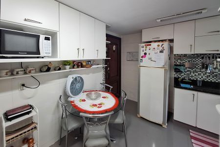Apartamento à venda com 105m², 3 quartos e 1 vaga Apartamento à venda com 105m², 3 quartos e 1 vagaCozinha