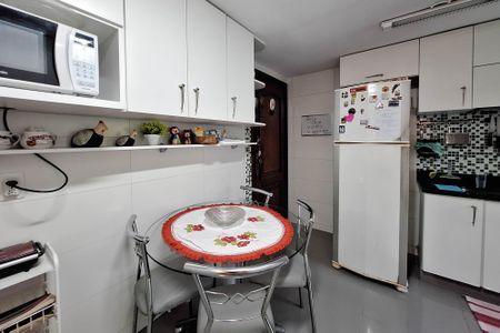 Apartamento à venda com 105m², 3 quartos e 1 vaga Apartamento à venda com 105m², 3 quartos e 1 vagaCozinha