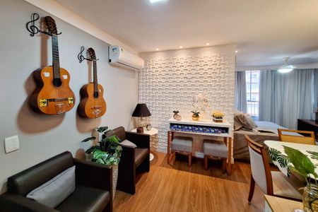 Apartamento à venda com 105m², 3 quartos e 1 vaga Apartamento à venda com 105m², 3 quartos e 1 vagaSala