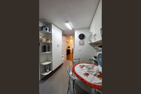 Apartamento à venda com 105m², 3 quartos e 1 vaga Apartamento à venda com 105m², 3 quartos e 1 vagaCozinha