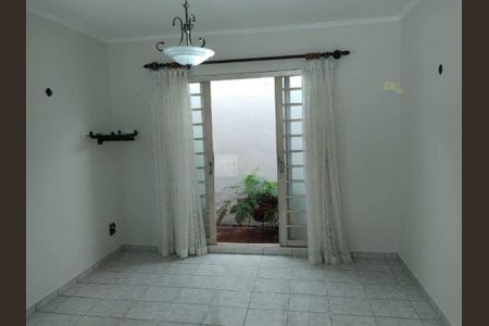 Casa à venda com 175m², 3 quartos e 5 vagas