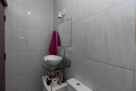 Casa à venda com 120m², 3 quartos e 2 vagas Casa à venda com 120m², 3 quartos e 2 vagasBanheiro de Serviço