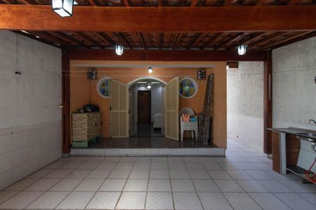 Casa à venda com 120m², 3 quartos e 2 vagas Casa à venda com 120m², 3 quartos e 2 vagasVaranda