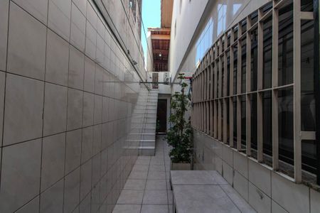 Casa à venda com 120m², 3 quartos e 2 vagas Casa à venda com 120m², 3 quartos e 2 vagasCorredor externo