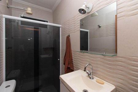 Casa à venda com 120m², 3 quartos e 2 vagas Casa à venda com 120m², 3 quartos e 2 vagasBanheiro Social