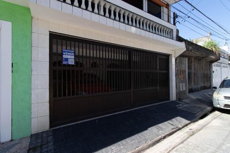 Casa à venda com 120m², 3 quartos e 2 vagas Casa à venda com 120m², 3 quartos e 2 vagasFachada
