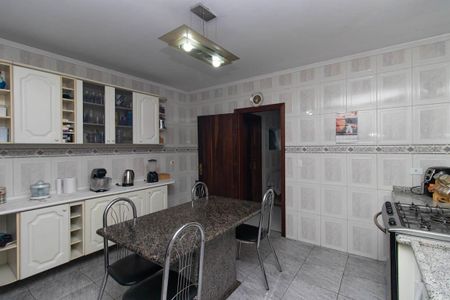 Casa à venda com 120m², 3 quartos e 2 vagas Casa à venda com 120m², 3 quartos e 2 vagasCozinha