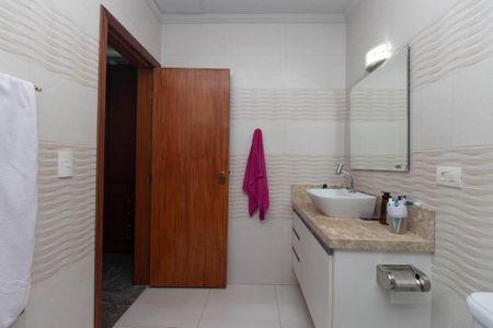 Casa à venda com 120m², 3 quartos e 2 vagas Casa à venda com 120m², 3 quartos e 2 vagasBanheiro da Suíte