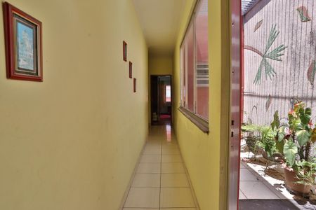 Casa à venda com 220m², 3 quartos e 9 vagas Casa à venda com 220m², 3 quartos e 9 vagasCorredor