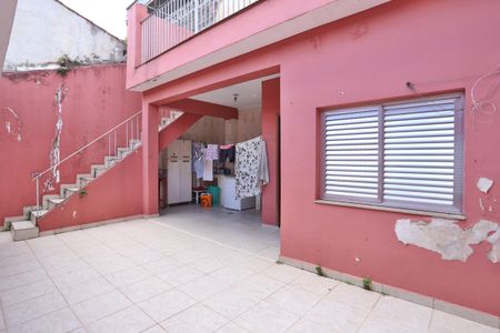 Casa à venda com 220m², 3 quartos e 9 vagas Casa à venda com 220m², 3 quartos e 9 vagasQuintal