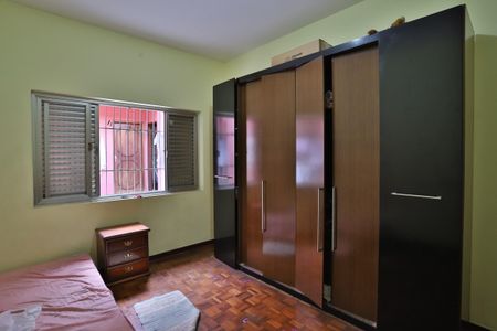 Casa à venda com 220m², 3 quartos e 9 vagas Casa à venda com 220m², 3 quartos e 9 vagasQuarto 3