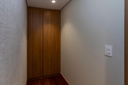 Apartamento para alugar com 165m², 3 quartos e 3 vagas Apartamento para alugar com 165m², 3 quartos e 3 vagasEscritório