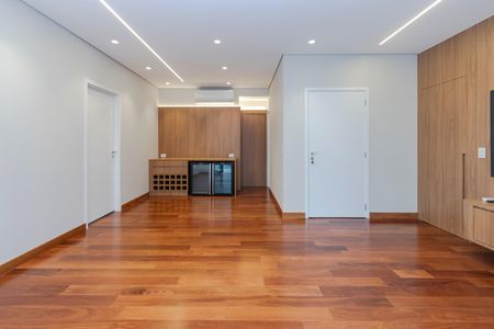 Apartamento para alugar com 165m², 3 quartos e 3 vagas Apartamento para alugar com 165m², 3 quartos e 3 vagasSala