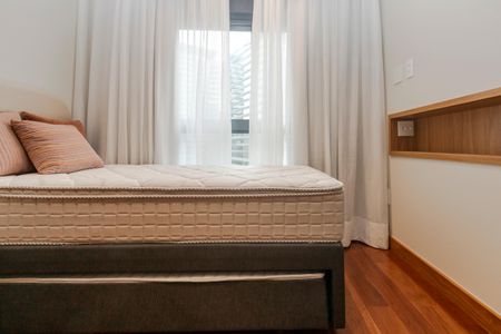 Apartamento para alugar com 165m², 3 quartos e 3 vagas Apartamento para alugar com 165m², 3 quartos e 3 vagasSuíte 2