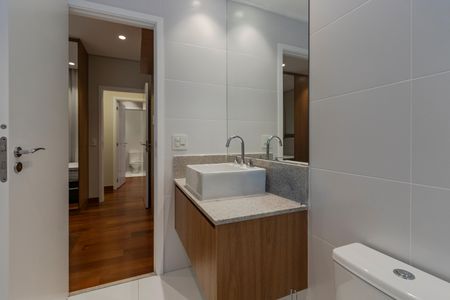 Apartamento para alugar com 165m², 3 quartos e 3 vagas Apartamento para alugar com 165m², 3 quartos e 3 vagasBanheiro da Suíte 3