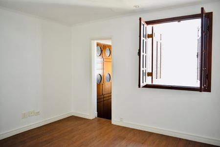 Casa de condomínio à venda com 220m², 4 quartos e 4 vagasSuíte 1