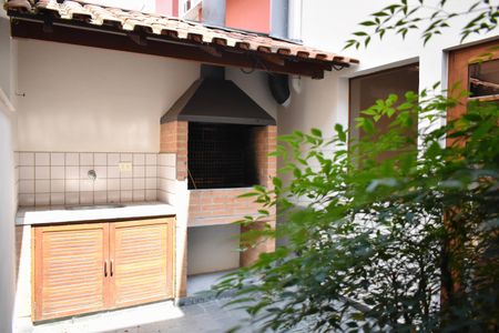 Casa de condomínio à venda com 220m², 4 quartos e 4 vagasChurrasqueira