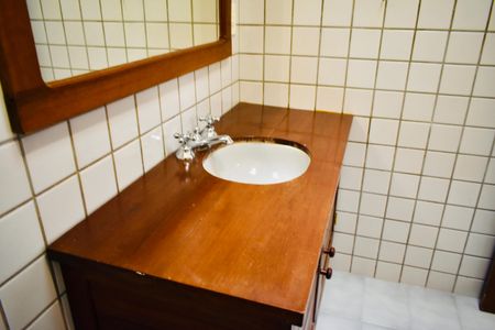 Casa de condomínio à venda com 220m², 4 quartos e 4 vagasBanheiro da Suíte 2