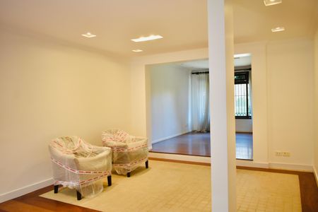 Casa de condomínio à venda com 220m², 4 quartos e 4 vagasSala