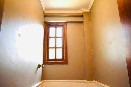 Casa de condomínio à venda com 220m², 4 quartos e 4 vagasLavabo