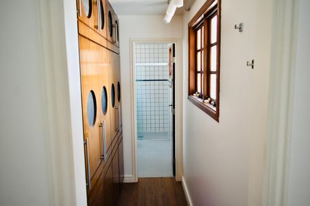 Casa de condomínio à venda com 220m², 4 quartos e 4 vagasSuíte 1