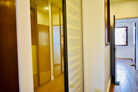 Casa de condomínio à venda com 220m², 4 quartos e 4 vagasSuíte 3