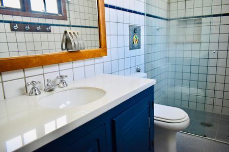 Casa de condomínio à venda com 220m², 4 quartos e 4 vagasBanheiro da Suíte 1