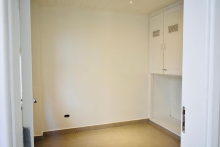 Casa de condomínio à venda com 220m², 4 quartos e 4 vagasQuarto de Serviço