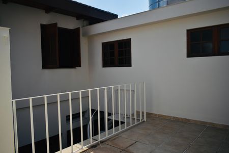 Casa de condomínio à venda com 220m², 4 quartos e 4 vagasTerraço