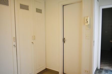 Casa de condomínio à venda com 220m², 4 quartos e 4 vagasQuarto de Serviço